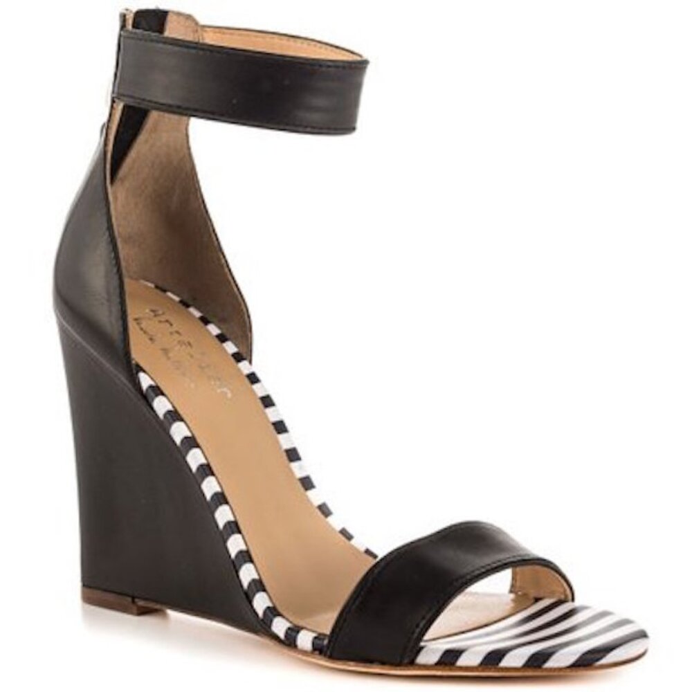 NWOB Nicole Miller Galapogas Open Toe Wedge Leather Sandals
